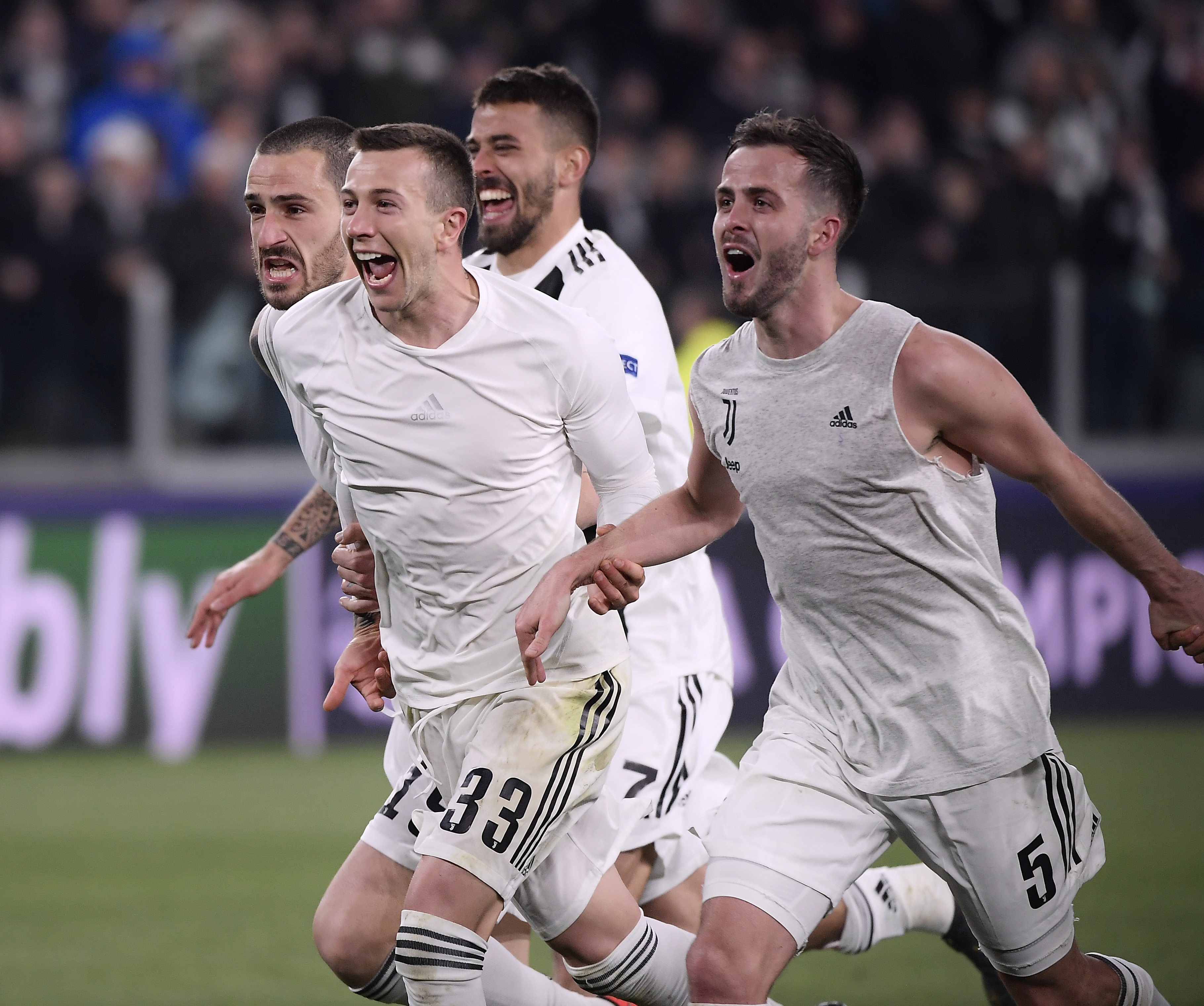 熊猫体育中国App-瓦朗谢纳队展现出色的竞技水平