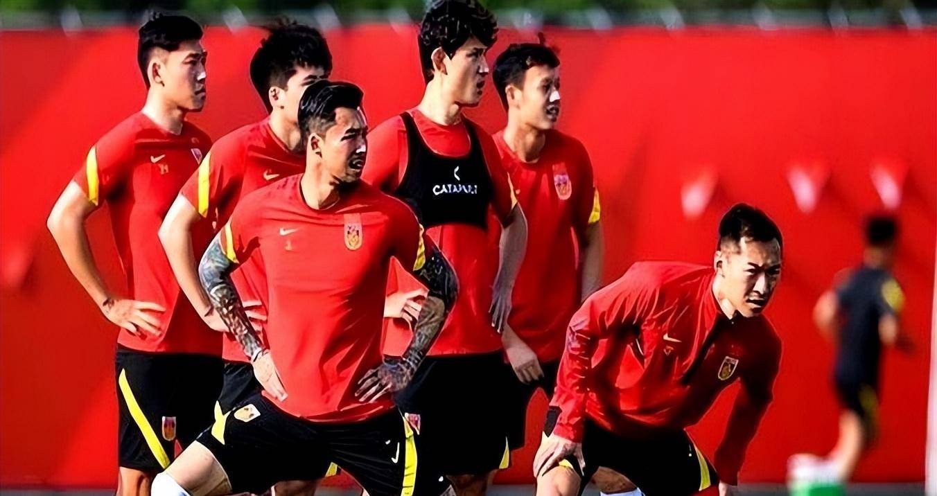 熊猫体育互动-大连人大胜劲敌，晋级16强