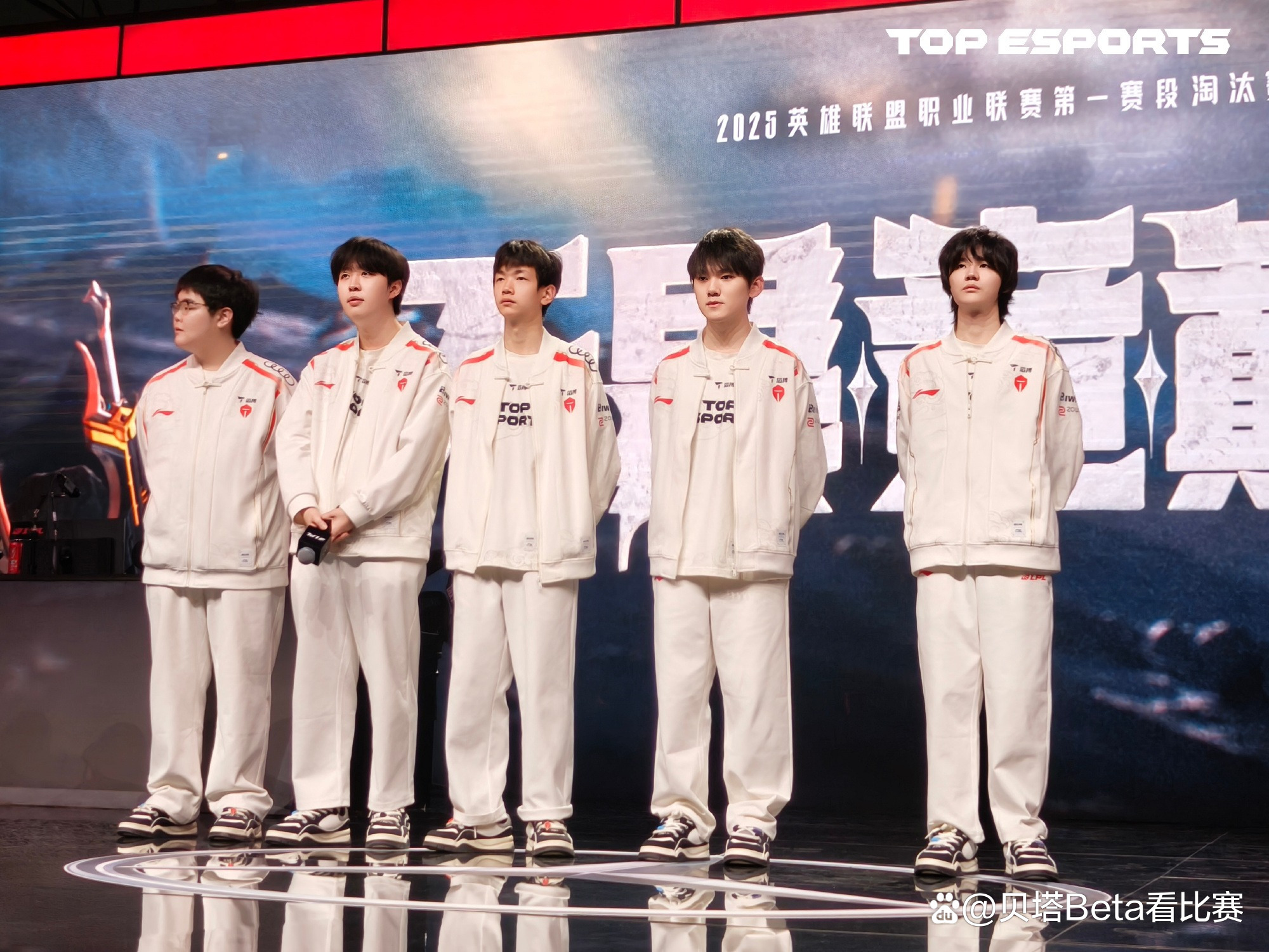 熊猫体育app-JDG力克HLE，Gumayusi团战一打五强强对话全球总决赛，点燃全场激情