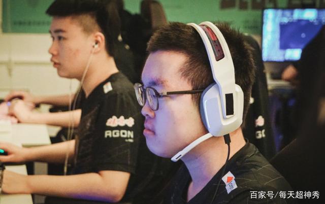 PSG力克C9，Zeus极限生还后反打激烈交锋2025世界赛，引爆全场热议