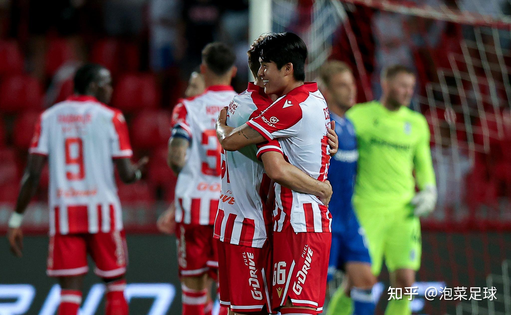 韩国队在最新一场比赛中大获全胜 韩国队在最新一场比赛中大获全胜