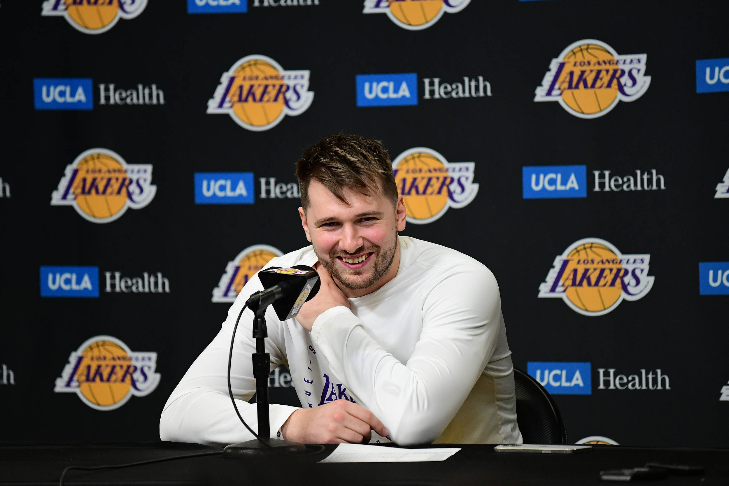 湖人大将连发制胜,带队逆袭重返胜利巅峰 湖人大将连发制胜,带队逆袭重返胜利巅峰