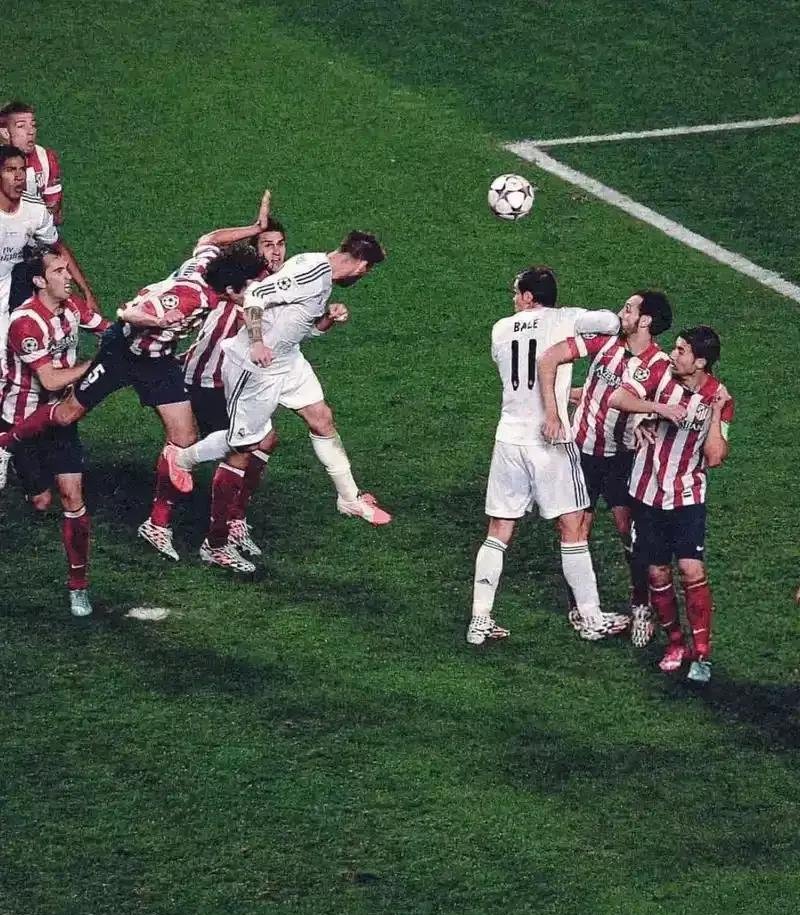 罗马主场对阵马德里竞技，双方争夺胜利