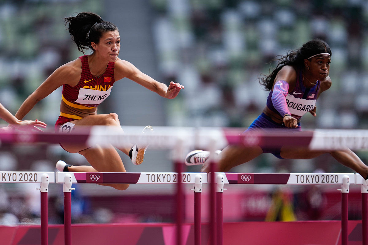 熊猫体育互动-包含勇敢冲锋：国际女足赛场上的奋力争先的词条