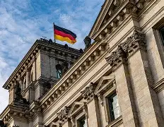 熊猫直播-德国网球队鏖战英国网球队，西西帕斯关键制胜