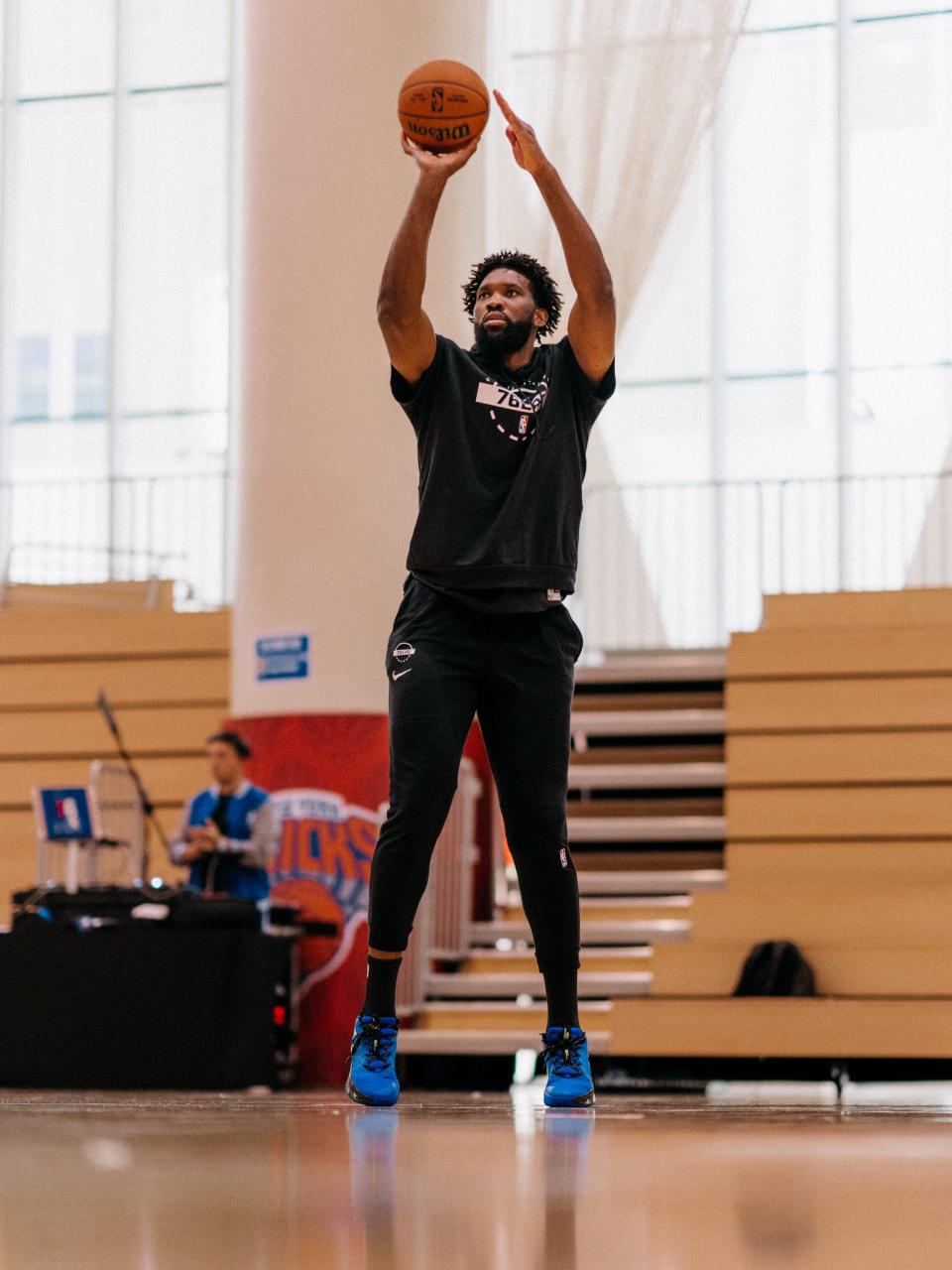 包含NBA球员面临伤病困扰，战术调整备战的词条