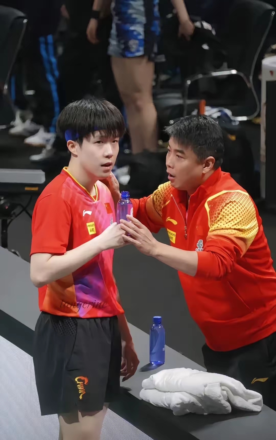 日本乒乓球队鏖战德国乒乓球队，王皓关键制胜